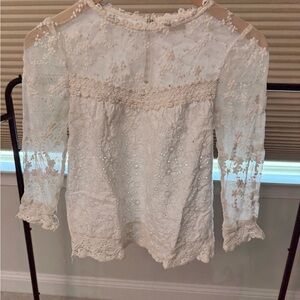 hinge Cream Lace Embroidered Long-Sleeve Blouse